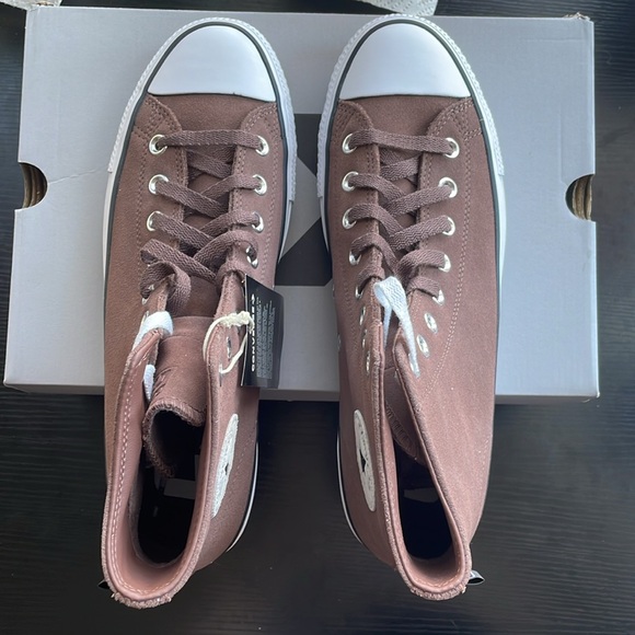 NWT Brown Converse. Men’s 9. Women’s 11. Brand new. Never worn. - Picture 3 of 10